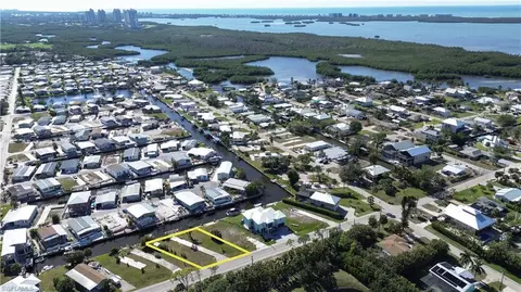 4563 Spring Creek Dr, Bonita Springs, FL 34134