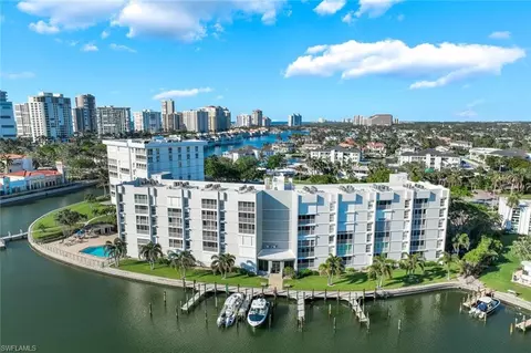 300 Park Shore Dr #5C, Naples, FL 34103