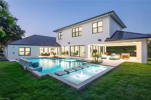 1910 Mission Dr, Naples, FL 34109