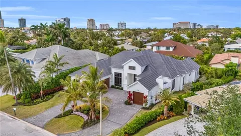 523 Turtle Hatch Ln, Naples, FL 34103 photo 2