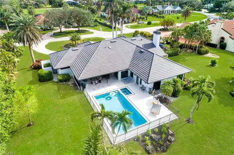 Exterior - 4702 Oak Leaf Dr, Naples, FL 34119 photo 4 of 6