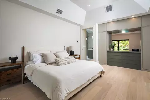 Bedroom - 4702 Oak Leaf Dr, Naples, FL 34119 photo 2 of 4
