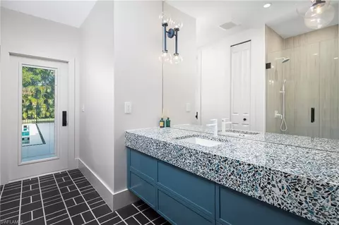 Bath - 4702 Oak Leaf Dr, Naples, FL 34119 photo 4 of 5