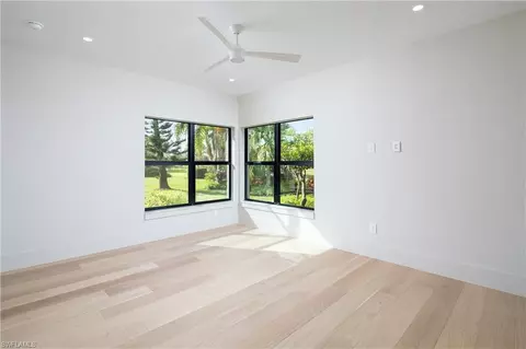 Bedroom - 4702 Oak Leaf Dr, Naples, FL 34119 photo 4 of 4