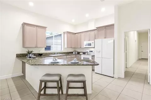 11020 Vanderbilt Dr, Naples, FL 34108 photo 13