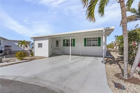 3121 Skipper Ln, Saint James City, FL 33956