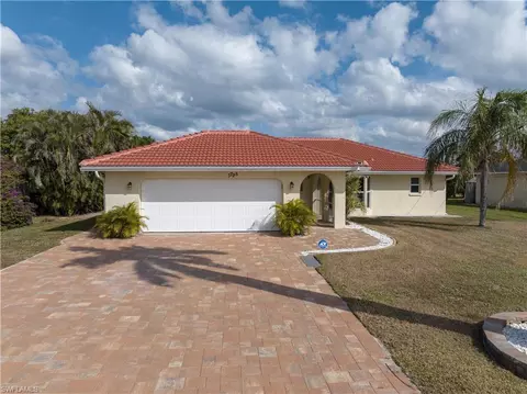 3725 SE 8th Pl, Cape Coral, FL 33904