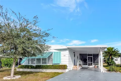 261 Matecumbe Ln, Naples, FL 34114