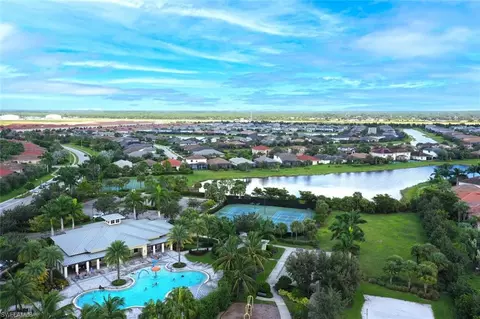 2068 Wellington St, Naples, FL 34120