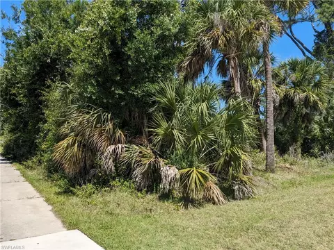 Dull St, North Port, FL 34286