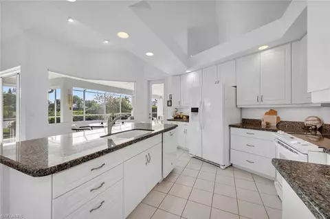 4882 Berkeley Dr, Naples, FL 34112 photo 10