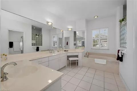 4882 Berkeley Dr, Naples, FL 34112 photo 15