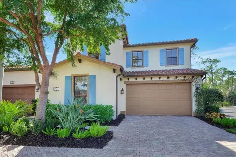 7902 Allende Ln, Naples, FL 34113