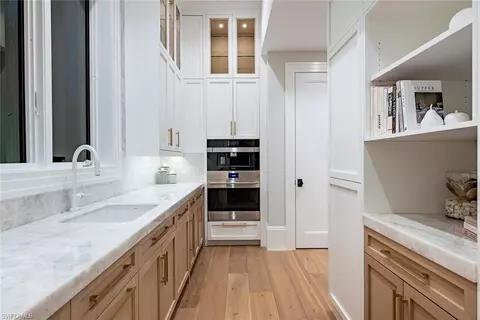 Kitchen - 3880 Rum Row, Naples, FL 34102 photo 3 of 4