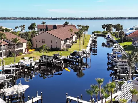 15489 Admiralty Cir #4, North Fort Myers, FL 33917