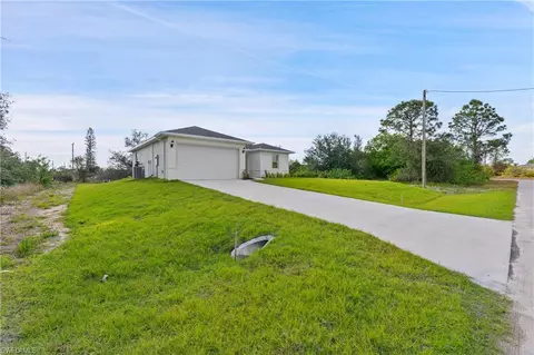 957 Commodore St, Lehigh Acres, FL 33974 photo 2