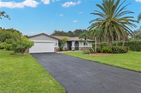 247 Erie Dr, Naples, FL 34110