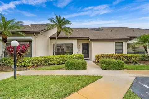 209 Deerwood Cir #11-5, Naples, FL 34113