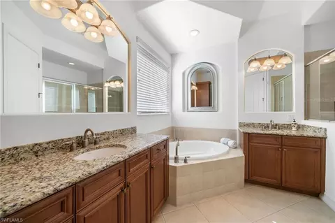 Bath - 7846 Ashton Rd, Naples, FL 34113 photo 2 of 4