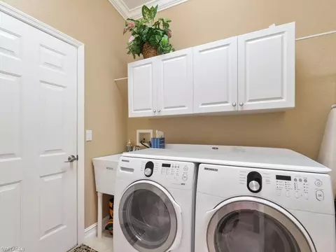 284 Glen Eagle Cir, Naples, FL 34104 photo 30