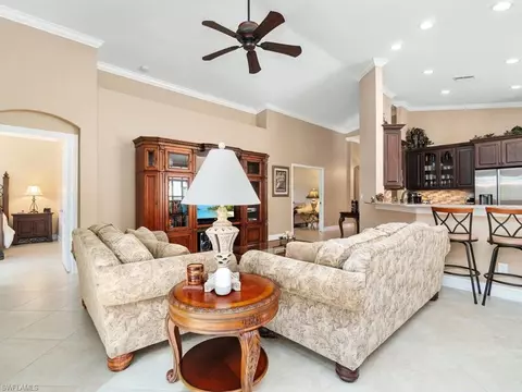 284 Glen Eagle Cir, Naples, FL 34104 photo 21