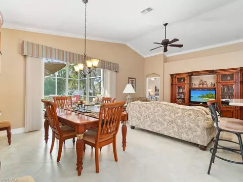 284 Glen Eagle Cir, Naples, FL 34104 photo 19