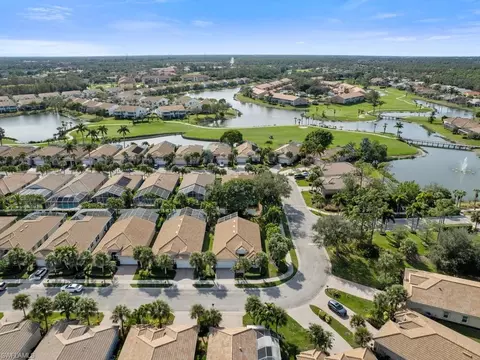284 Glen Eagle Cir, Naples, FL 34104 photo 3