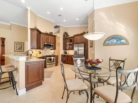 284 Glen Eagle Cir, Naples, FL 34104 photo 17