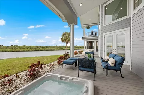 Exterior - 1202 Seminole Cir, Moore Haven, FL 33471 photo 6 of 12