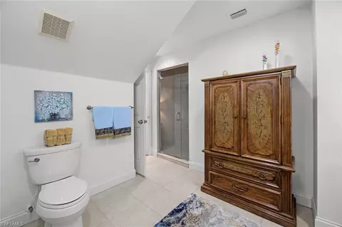 Bath - 1202 Seminole Cir, Moore Haven, FL 33471 photo 2 of 4