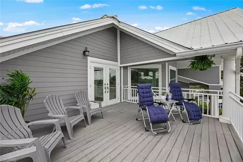 Exterior - 1202 Seminole Cir, Moore Haven, FL 33471 photo 3 of 12