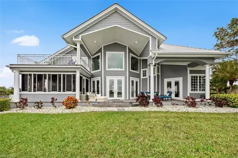 Exterior - 1202 Seminole Cir, Moore Haven, FL 33471 photo 8 of 12