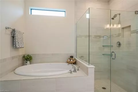 Bath - 17560 Kinzie Ln, Estero, FL 33928 photo 5 of 6