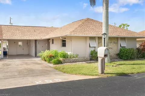 255 Briar Ct, Lehigh Acres, FL 33936