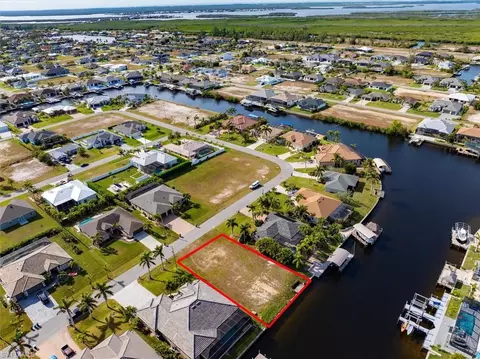 3705 NW 2nd St, Cape Coral, FL 33993