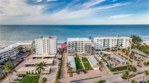 1977 Gulf Shore Blvd N #502, Naples, FL 34102