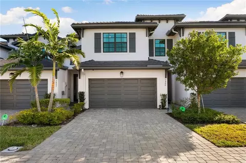 Exterior - 7486 Rockefeller Dr, Naples, FL 34119 photo 2 of 8