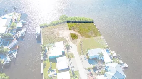 2638 Second St, Matlacha, FL 33993