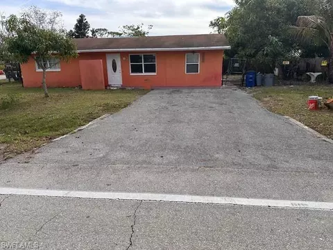 1542 Maple Dr, Fort Myers, FL 33907