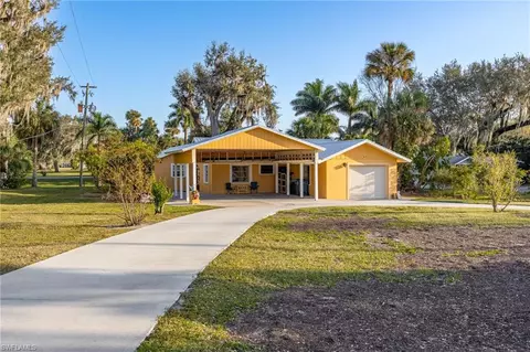 617 Caloosa Estates Dr, Labelle, FL 33935