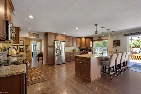 25314 Pinson Dr, Bonita Springs, FL 34135