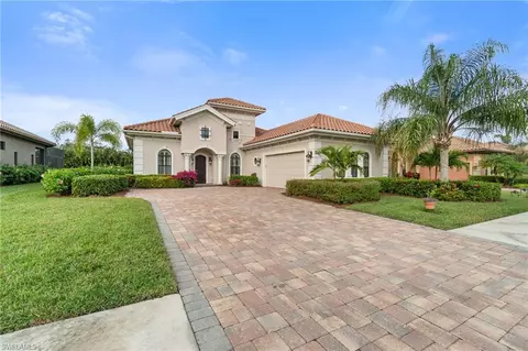 15847 Secoya Reserve Cir, Naples, FL 34110
