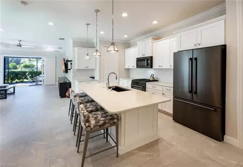 2206 Marquesa Cir, Naples, FL 34112 photo 3