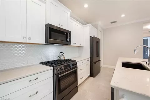 2206 Marquesa Cir, Naples, FL 34112 photo 7