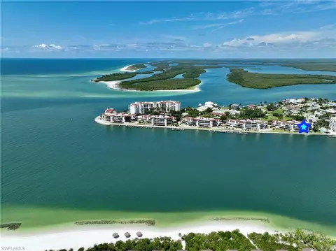 122 La Peninsula Blvd #122, Naples, FL 34113
