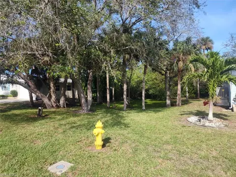 236 Riverwood Rd, Naples, FL 34114 photo 4