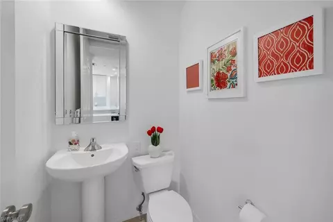 Bath - 554 3rd Ave S #1B, Naples, FL 34102 photo 3 of 3
