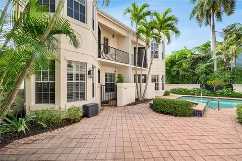 Exterior - 554 3rd Ave S #1B, Naples, FL 34102 photo 2 of 5