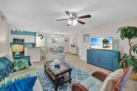8940 Colonnades Ct E #724, Bonita Springs, FL 34135
