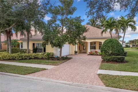 8039 Wilfredo Ct, Naples, FL 34114 photo 2